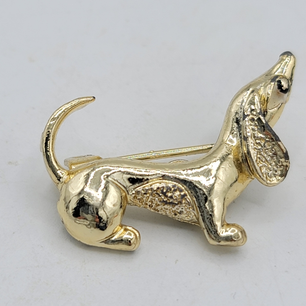 Gerry’s Gold Tone Dachshund Brooch Vintage Dog Pin Basset Hound Style - Picture 3 of 13